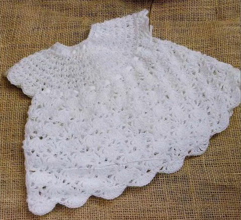 Белое вязаное платье спицами для крещения девочки, от рождения до 2 лет