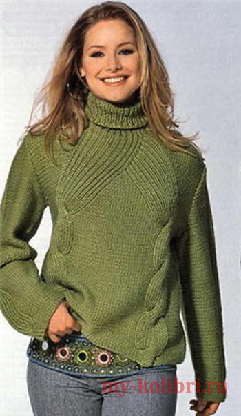 Модный свитер спицами изнаночной гладью и красивыми косами